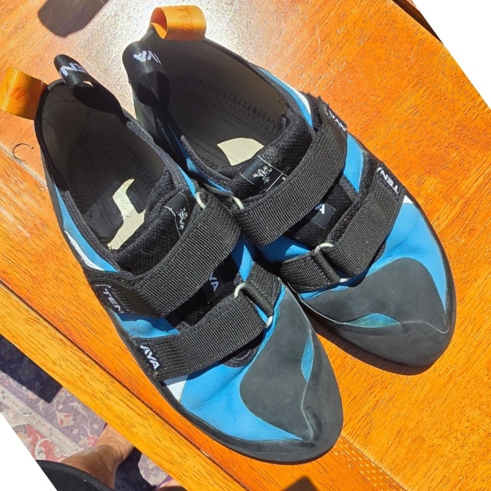 Tenaya Tanta Rock Climbing Shoes Blue Black Dual Strap 9.5 men 10.5 women unisex